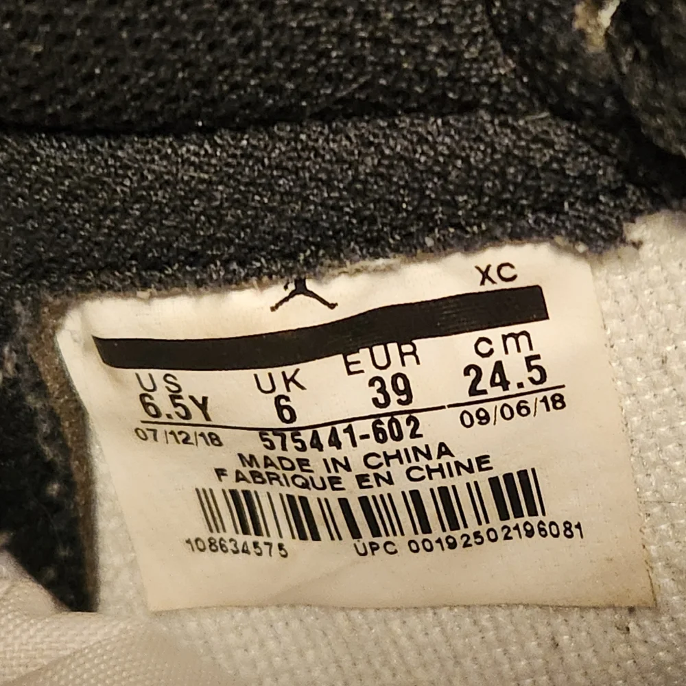 Nike Air Jordan 1 High OG SP Across The Spiderverse Spiderman 6.5Y - Picture 7 of 7